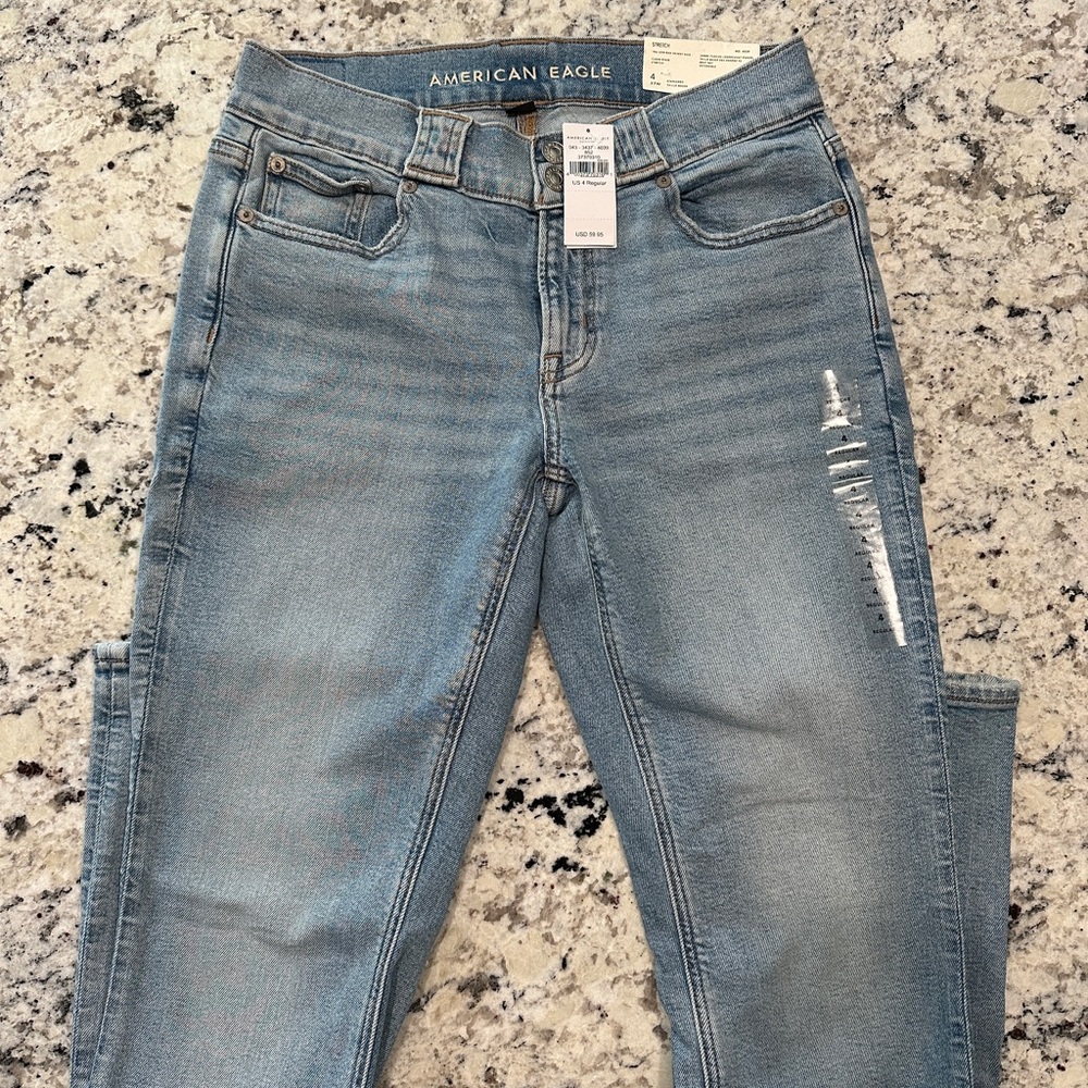 American Eagle ‘90s Low-Rise Skinny Kick Size 4. Brand new!